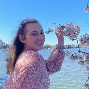 Meet your Posher, Julia